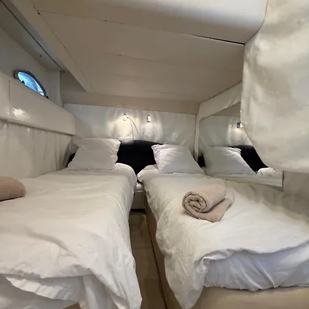 Yacht 17m Croisette Port Canto,3 Ch,clim,tv * Cannes